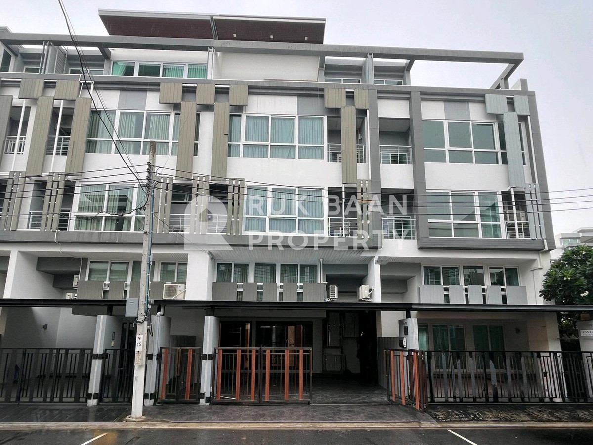 ขายทาวน์โฮมโชคชัย4 ลาดพร้าว71 : ขาย/SALE✨ Space (หมู่บ้าน Space ลาดพร้าวเหม่งจ๋าย)
