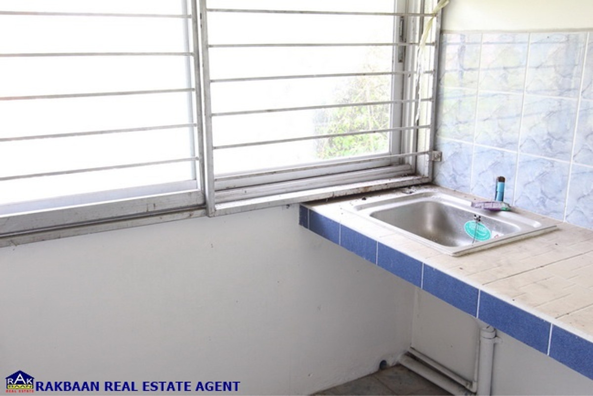 ขายอาคารพาณิชย์นวมินทร์ รามอินทรา : ขายตึก 1คูหา 3ชั้นครึ่ง 25ตร.ว. พระยาสุเรนทร์22 เหมาะทำโรงเรียนกวดวิชา หอพัก ที่สต๊อกสินค้า ออฟฟิศ ราคาเพียง 3.5ล้านเท่านั้น