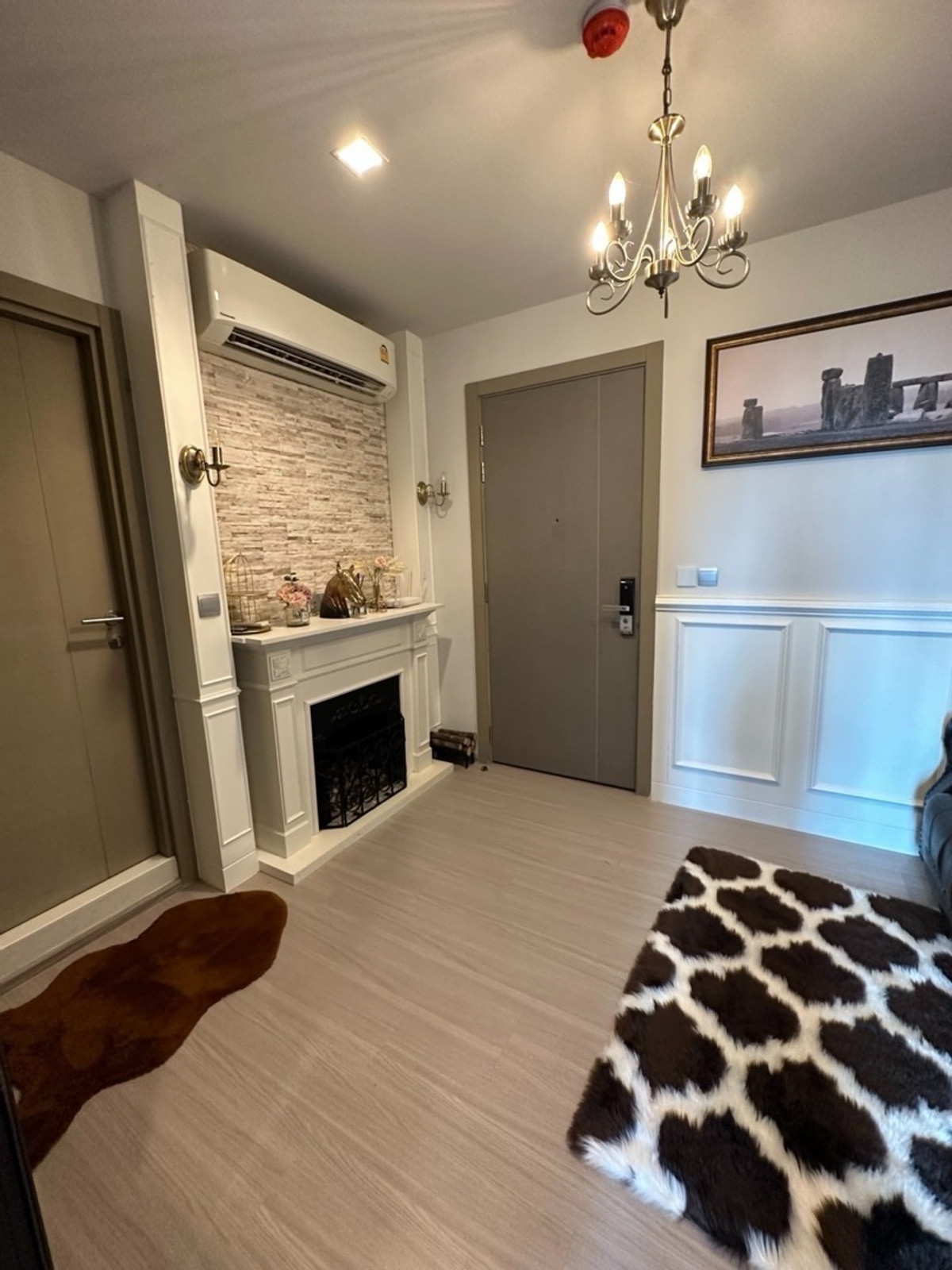 ให้เช่าคอนโดพระราม 9 เพชรบุรีตัดใหม่ RCA : 🛋️ไลฟ์ อโศก-พระราม9 ห้องสวยแต่ครบ พร้อมอยู่ ราคาดี✨