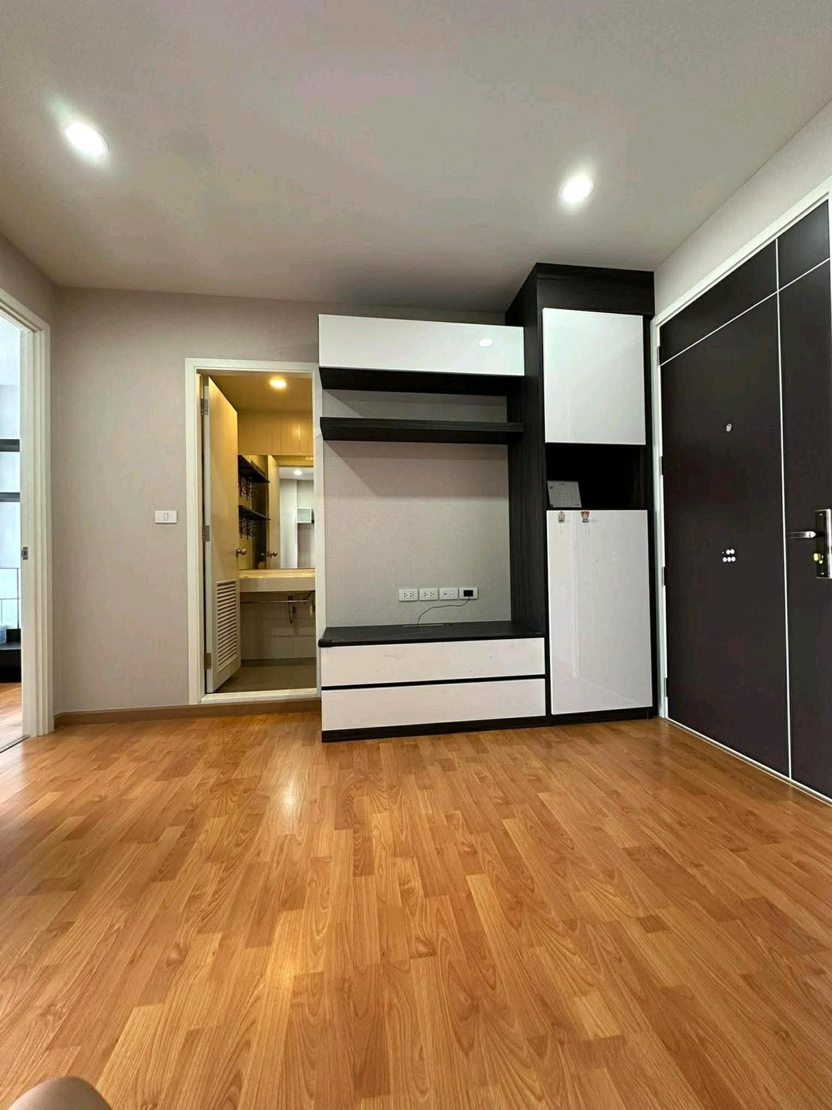 For RentCondoThaphra, Talat Phlu, Wutthakat : #E182 (Old code S5741) 🎉 25/03/69 Condo for rent The President Sathon-Ratchaphruek 3