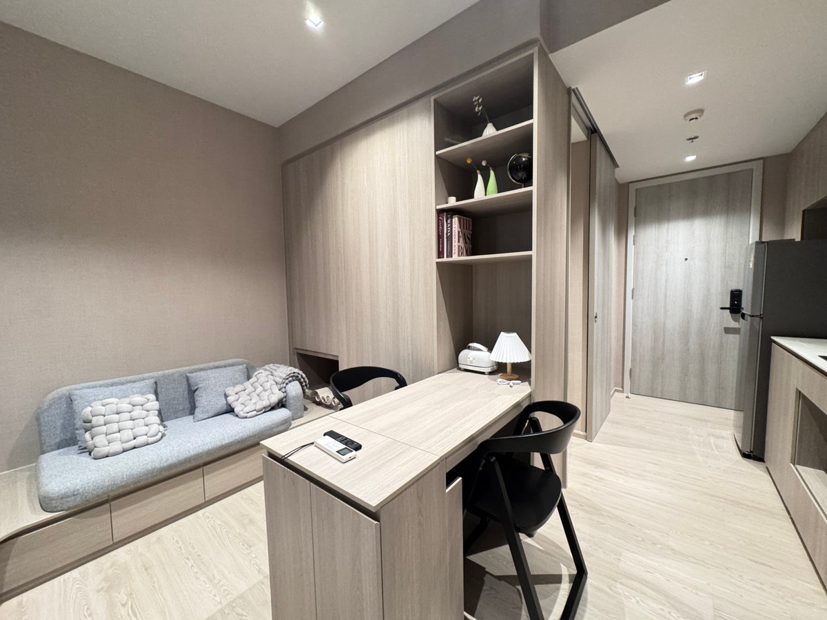 For RentCondoWongwianyai, Charoennakor : Reference Sathorn Wongwianyai available for rent. Free Wi-Fi every month You can inquire.