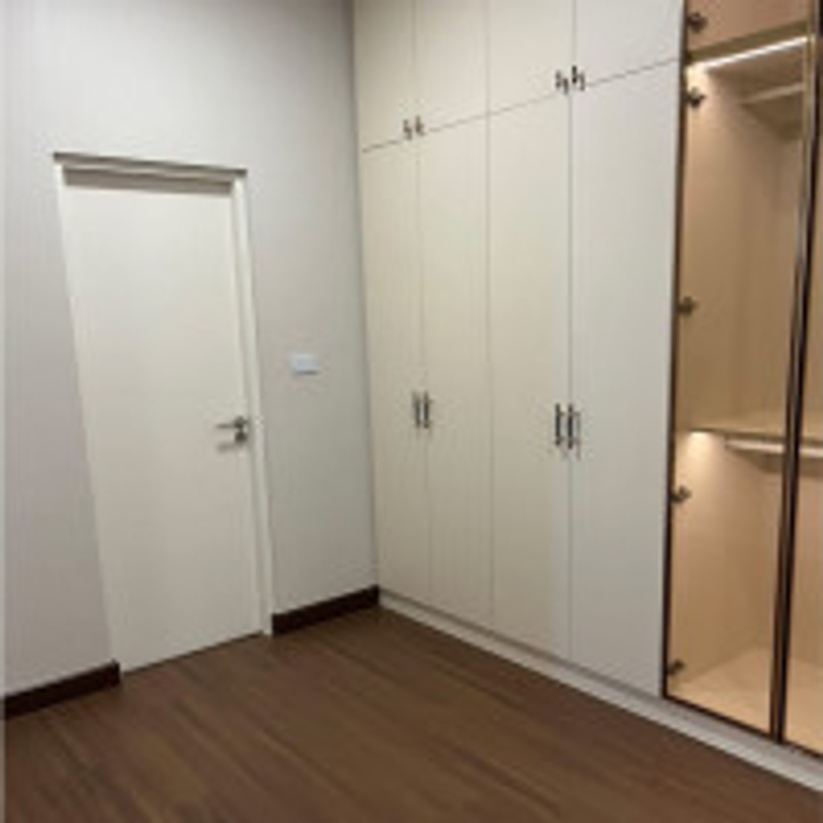 ให้เช่าบ้านบางนา แบริ่ง ลาซาล : ขายบ้านหรู THE CITY บางนา กม.7 หลังใหญ่ 326 ตร.ม. 4 นอน 5 น้ำ ทิศเหนือไม่ร้อน เฟอร์ฯ+เครื่องใช้ไฟฟ้าครบ ทำเลดีที่สุดหลัง Mega Bangna สังคมคุณภาพระดับพรีเมียม  .