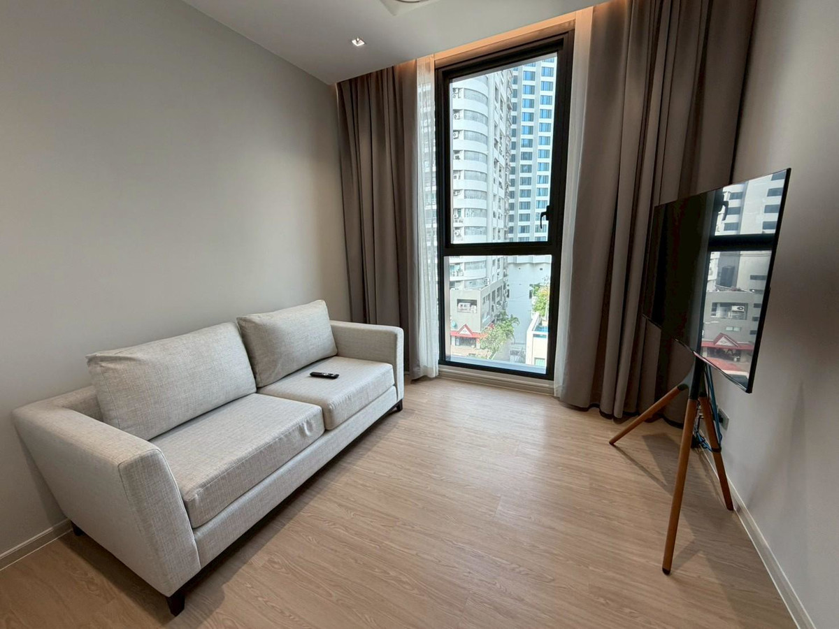 For RentSukhumvit, Asoke, Thonglor : GM Estate Executive Apartment Sukhumvit 20 – 3 Beds + Multi-Purpose Room, 200 sq.m. Please call: 062-496-6454