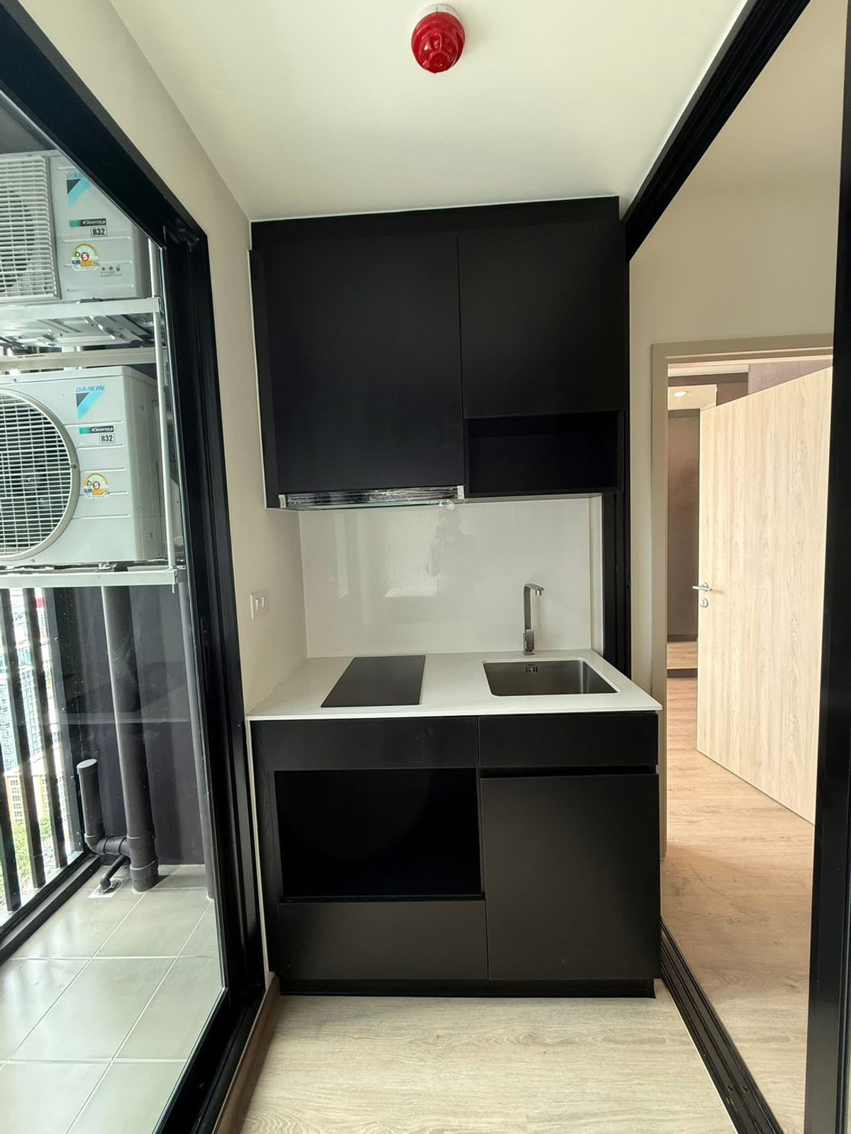 For RentCondoRama9, Petchburi, RCA : Nue District R9 | Room ready to move in, separate kitchen, high floor 📞 Line:@pukkhome (with @ )