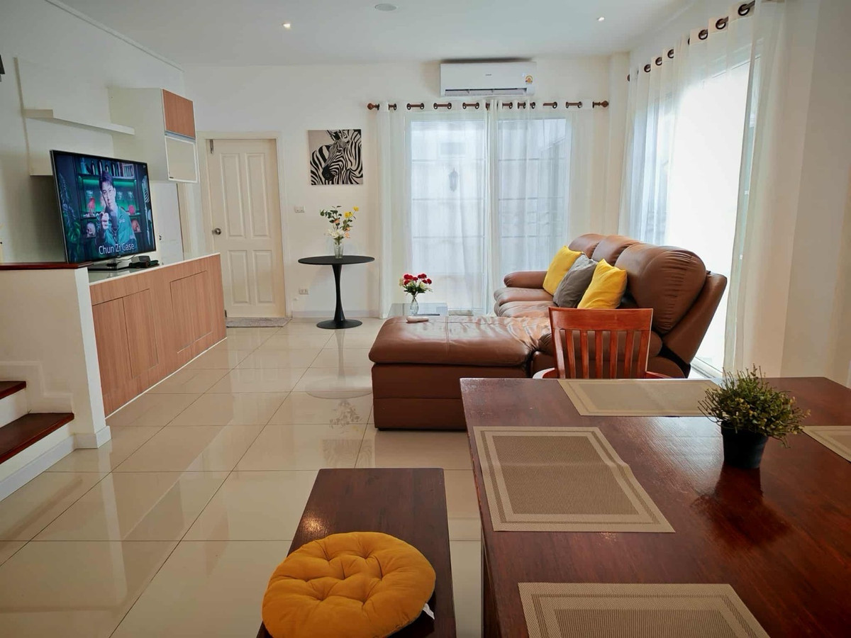 ให้เช่าบ้านท่าพระ ตลาดพลู วุฒากาศ : 🏡 ปล่อยเช่า Townhouse รีโนเวทใหม่ ใจกลางสาทร | ใกล้ BTS เพียง 4 นาที ✨