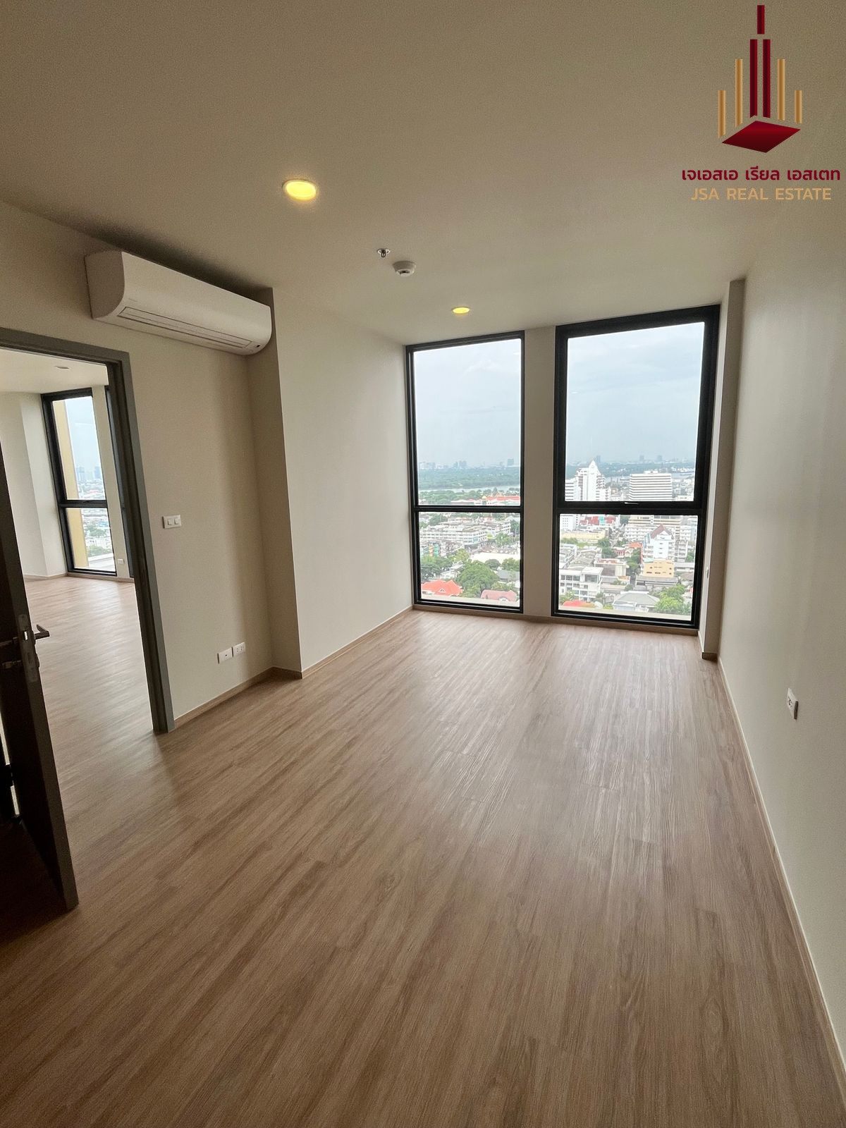 ให้เช่าคอนโดสาทร นราธิวาส : ✨ For Rent: The Issara Sathorn Condo ✨  💰 Only 79,000 THB/month