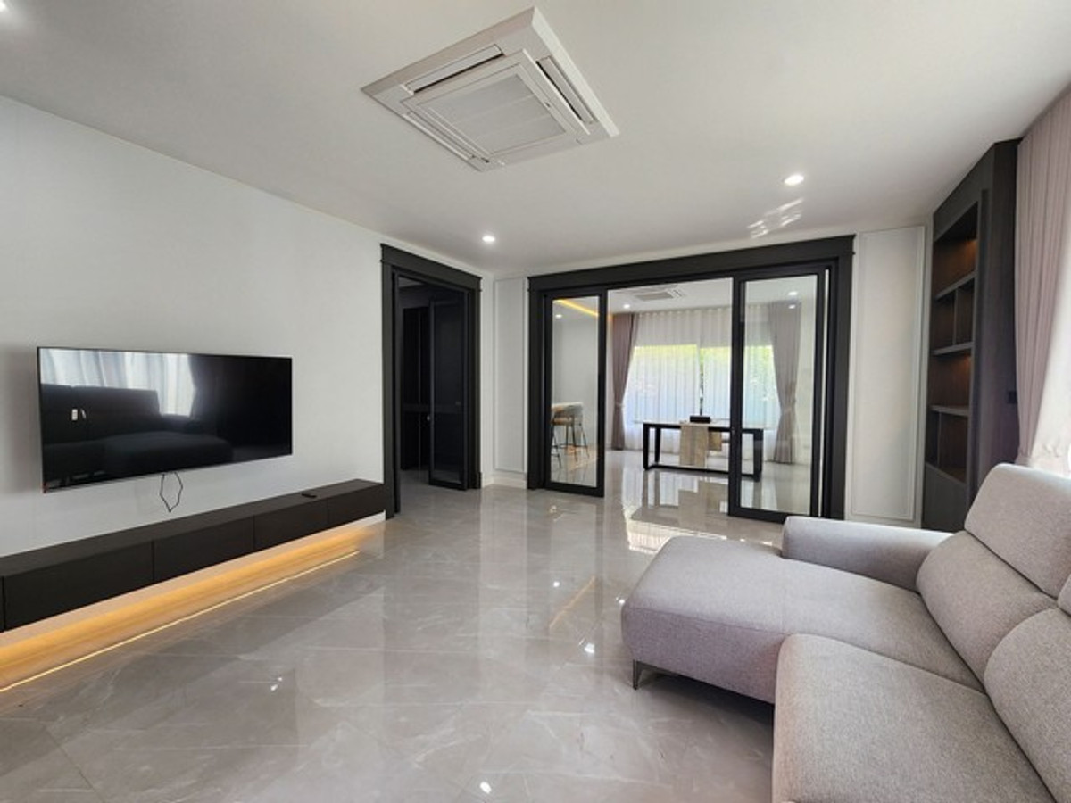 ให้เช่าบ้านพระราม 2 บางขุนเทียน : บ้านเดี่ยวให้เช่า 2 ชั้น ปรับปรุงใหม่ สไตล์ Modern ขนาด 93 ตารางวา 4 นอน มีเรือนรับรองแยก อยู่หลังเซ็นทรัล พระรามสอง