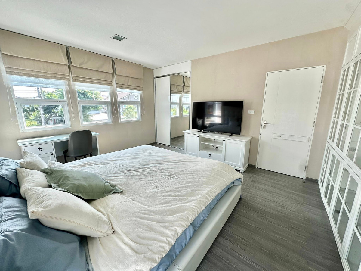 For RentHouseBangna, Bearing, Lasalle : For rent, 2-story detached house, Chaiyaphruek Village, Bangna Km. 7, beautiful house, good condition. Fully furnished, ready to move in, price 55,000 baht.