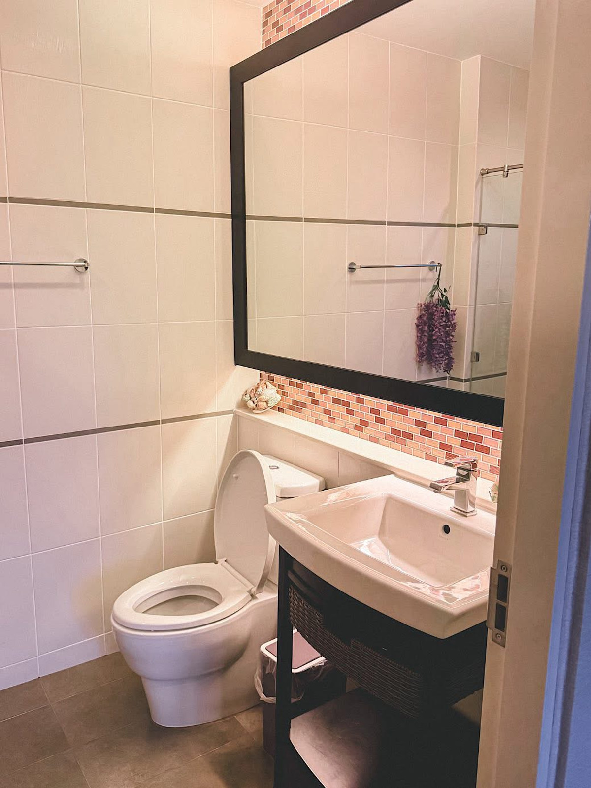 ขายบ้านบางนา แบริ่ง ลาซาล : ขายด่วนบ้านเดี่ยว 📍 Burasiri Wongwaen-On Nut 📍 3 ห้องนอน 3 ห้องน้ำ เฟอร์นิเจอร์ครบชุด