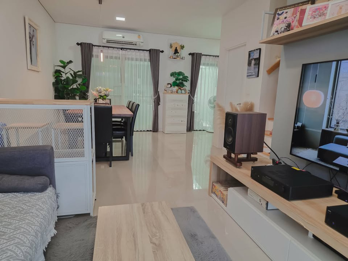 ขายทาวน์โฮมขอนแก่น : ทาวน์โฮม 2 ชั้น พฤกษา แอร์พอร์ต แต่งสวย ใกล้สนามบินขอนแก่น เฟอร์ครบ หิ้วกระเป๋าเข้าอยู่ได้เลย