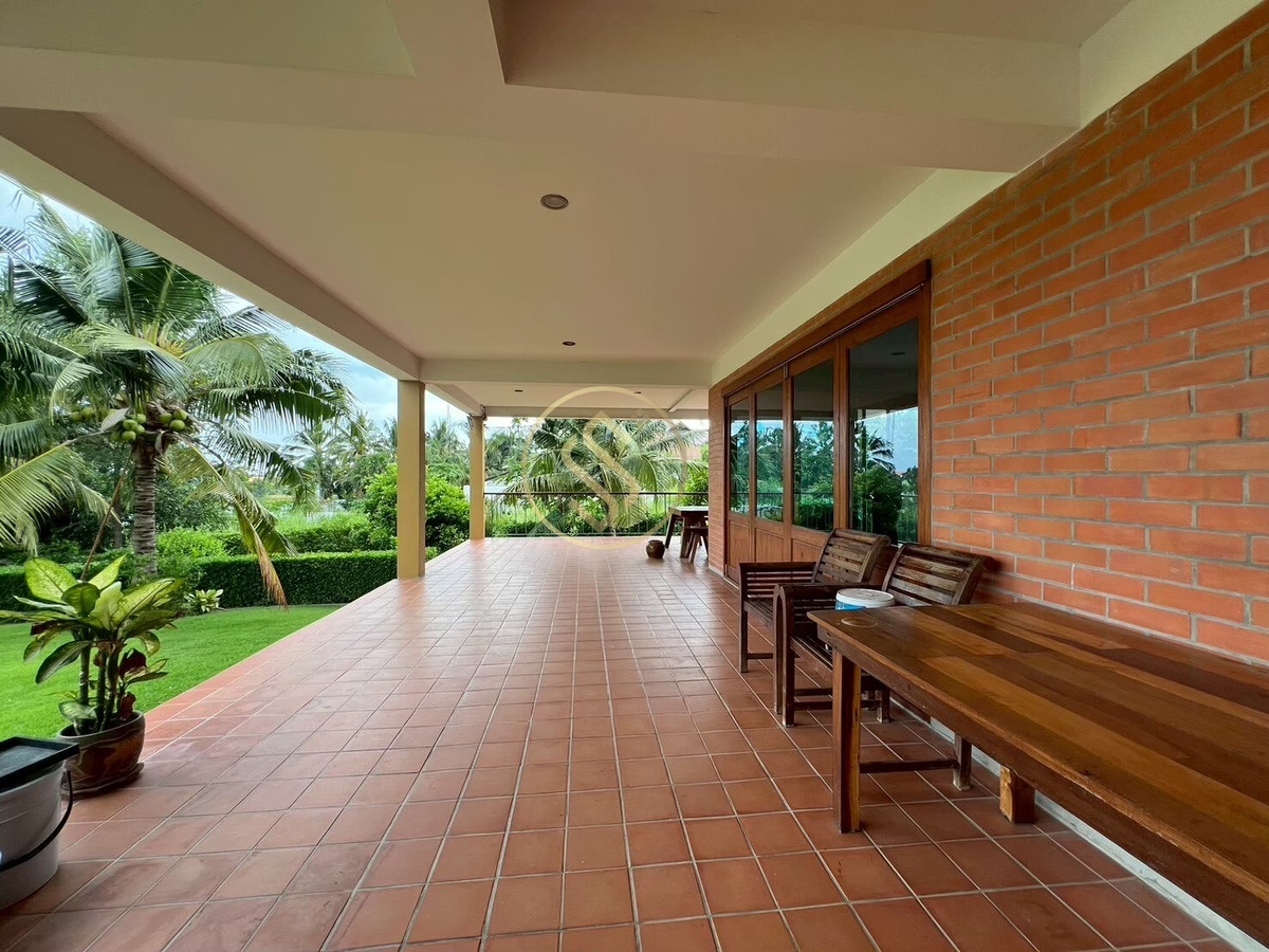 ขายบ้านชะอำ เพชรบุรี : ขายบ้านเรือนไทยไม้สักทั้งหลัง  ในโครงการ ปาล์มฮิลส์ กอล์ฟ คลับ แอนด์ เรสซิเดนซ์ ทำเลชะอำ ,เพชรบุรี