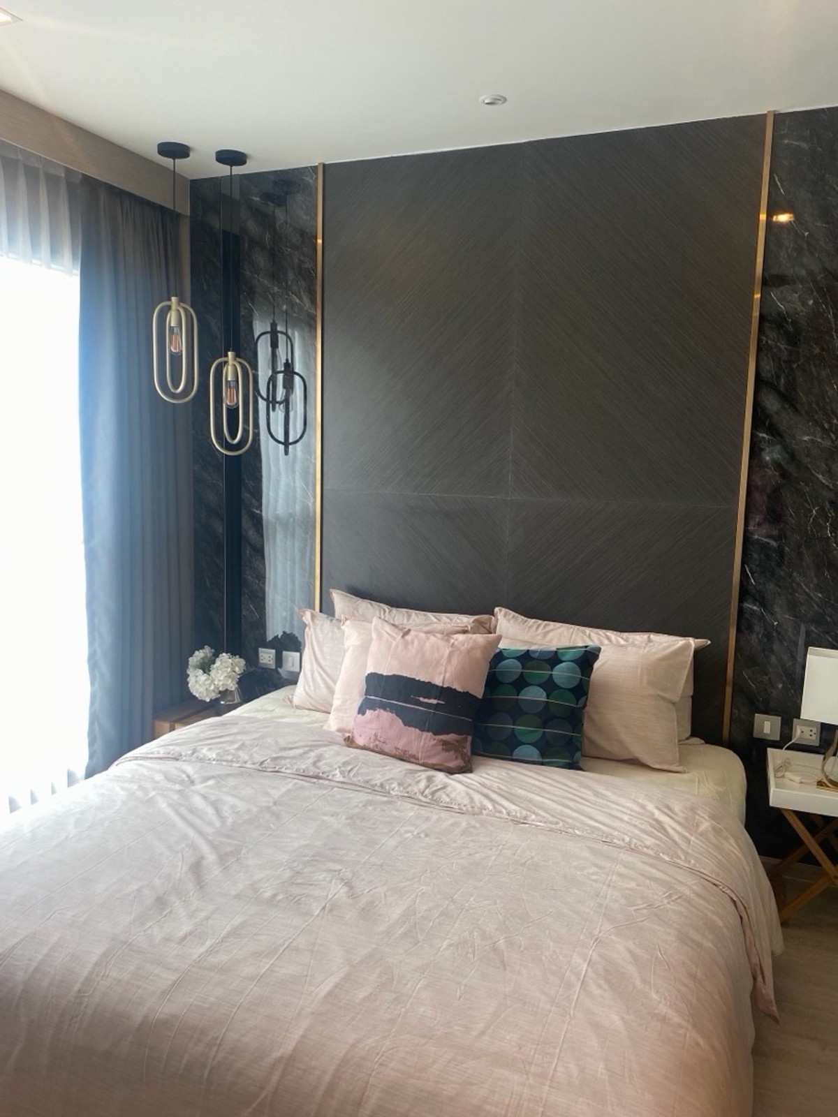 For RentCondoRatchathewi,Phayathai : Urgent for rent: Rhythm Rangnam (Rhythm Rangnam). If interested in negotiating the price, add Line @condo168 (with @ in front as well)