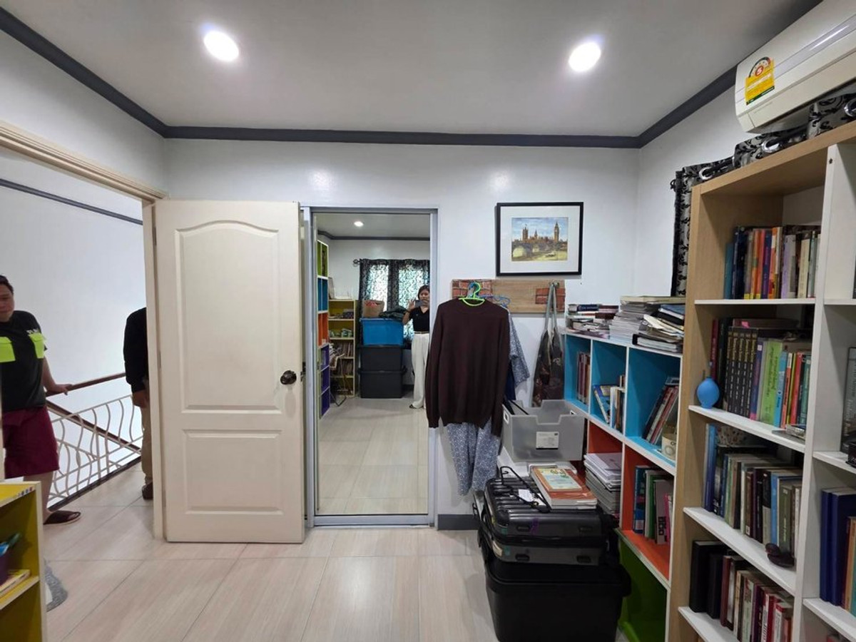 For SaleHouseNawamin, Ramindra : Single house for sale, Neighbor Home Village, Watcharapol, Sukhaphiban 5, garden view, beautiful house condition, ready to move in.