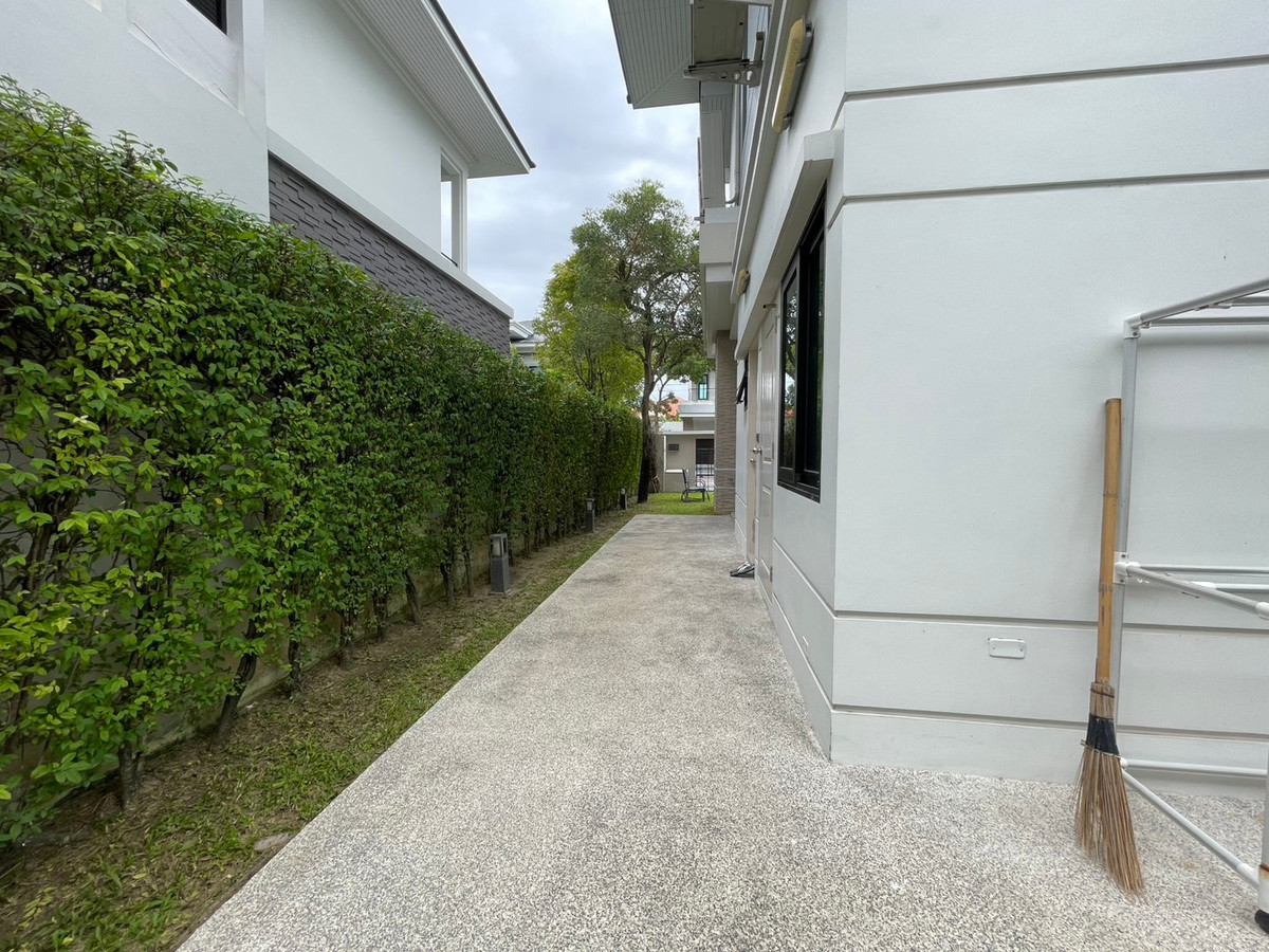 For RentHouseEakachai, Bang Bon : The Pavilla (Private Residences) Bangbon 3 Luxury House for Rent 4 Bedrooms 485 Sq.m. Please call: 062-496-6454