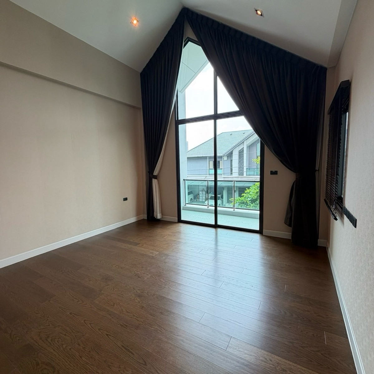 ขายบ้านวิภาวดี ดอนเมือง หลักสี่ : ขาย 🔥 บ้านเดี่ยวหรู Bangkok Boulevard วิภาวดี-งามวงศ์วาน | แปลงใหญ่ 88.7 ตร.ว. | 4 นอน 329 ตร.ม. | เพียง 21.7 ลบ.