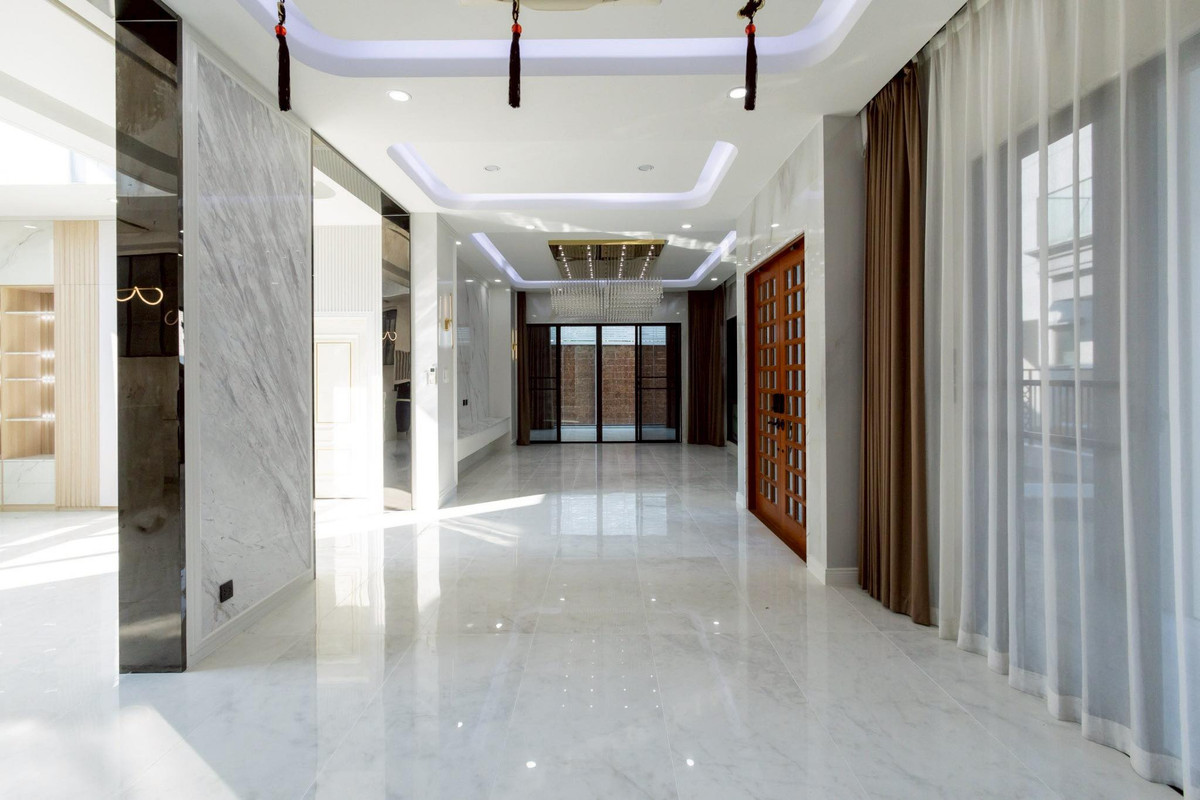 ขายบ้านสมุทรปราการ สำโรง : แกรนด์ บางกอก บูเลอวาร์ด ศรีนครินทร์ / 5 ห้องนอน (ขาย), Grand Bangkok Boulevard Srinakarin / 5 Bedrooms (FOR SALE) FON283