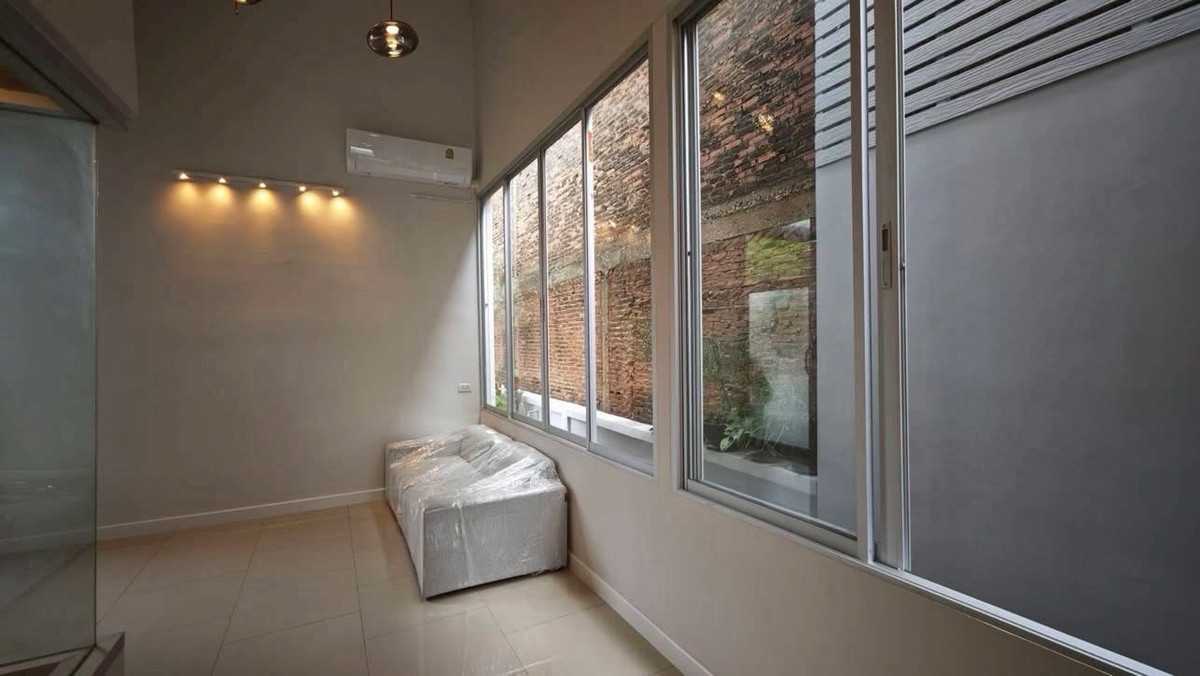 For SaleHouseChokchai 4, Ladprao 71, Ladprao 48, : Semi-Detached House for Sale in Lat Phrao Chok Chai 4 near Central EastVille and CDC Easy Access Multiple Routes 52 sq.w