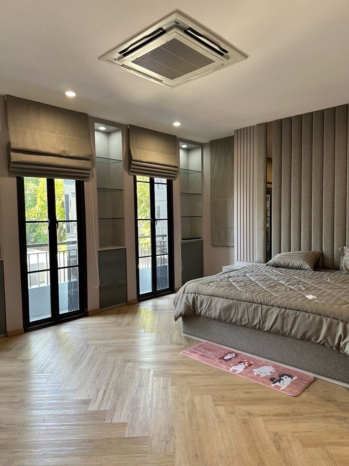 ให้เช่าทาวน์โฮมนวมินทร์ รามอินทรา : ปล่อยเช่า ทาวน์โฮมหรู ซอยรามอินทรา 62 พร้อมเฟอร์นิเจอร์ สามารถเลี้ยงสัตว์ได้