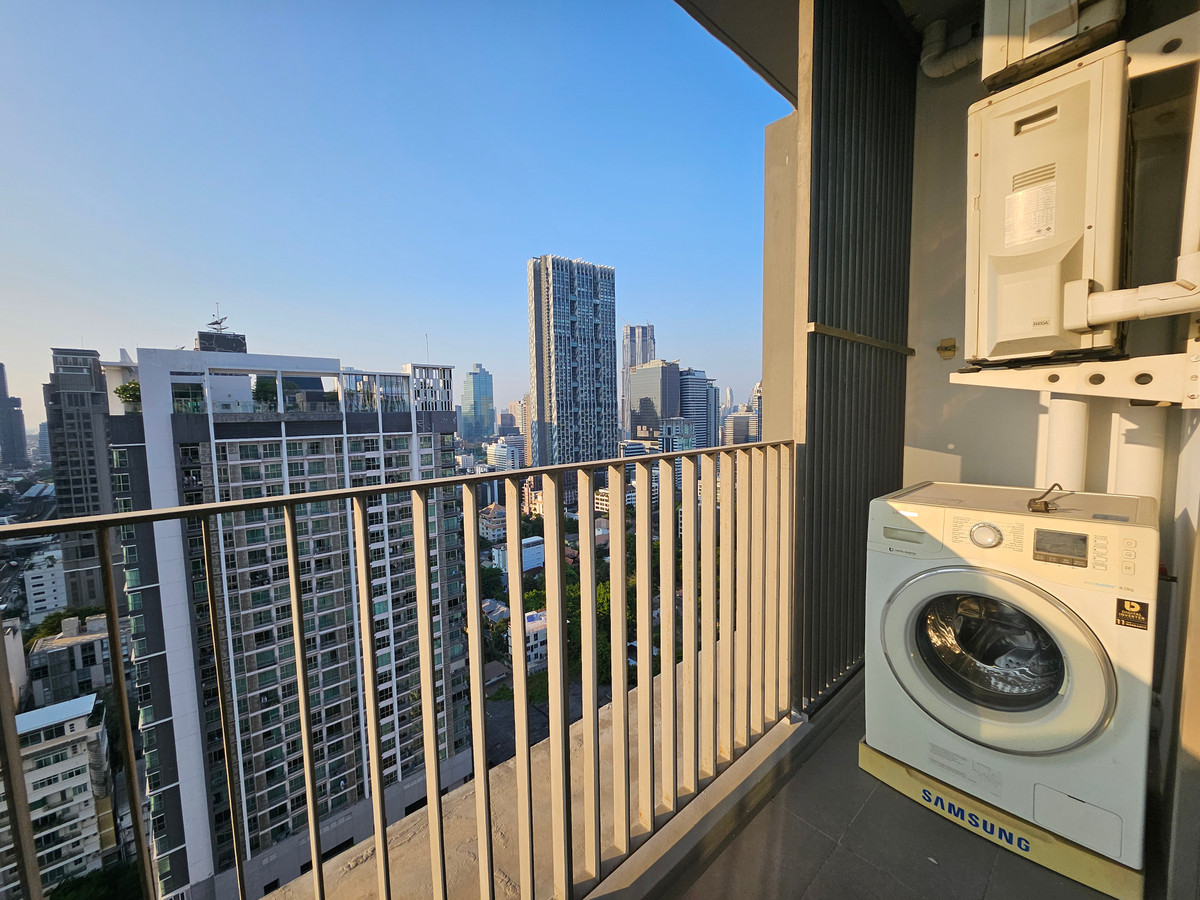 ให้เช่าคอนโดสาทร นราธิวาส : WFH แบบฟินๆ วิวเมืองสาทรแบบ Unblocked! Nara 9 ใกล้ BTS เพียงเอื้อมมือ 🚆