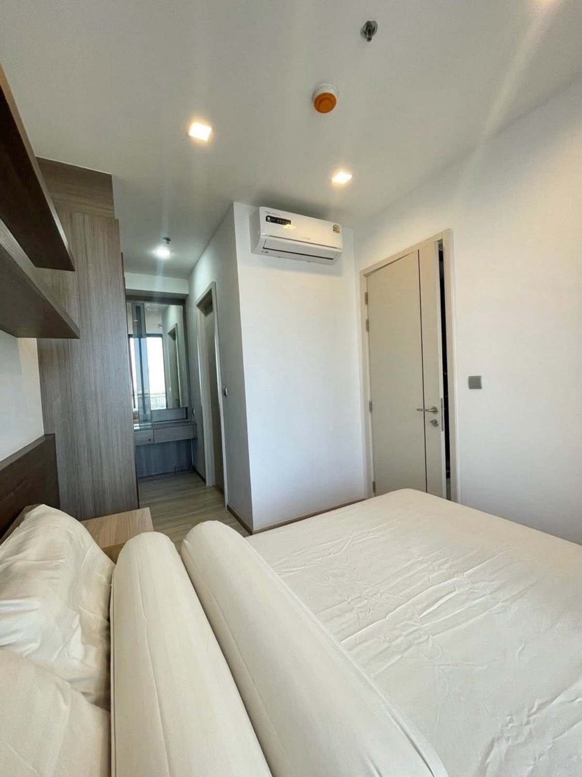 ให้เช่าคอนโดสะพานควาย จตุจักร : 📍โครงการ : เดอะ ไลน์ พหลโยธิน - ประดิพัทธ์
🚝 ใกล้ : BTS สถานีสะพานควาย 600 เมตร
💵 ราคาเช่า : 21,000 บาท / เดือน