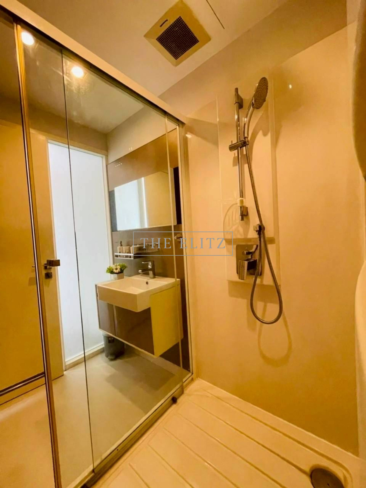 For RentCondoThaphra, Talat Phlu, Wutthakat : ✨ Experience a higher standard of living than The Room Sathorn–Taksin. Live life through tastefully designed spaces. To support every moment of life