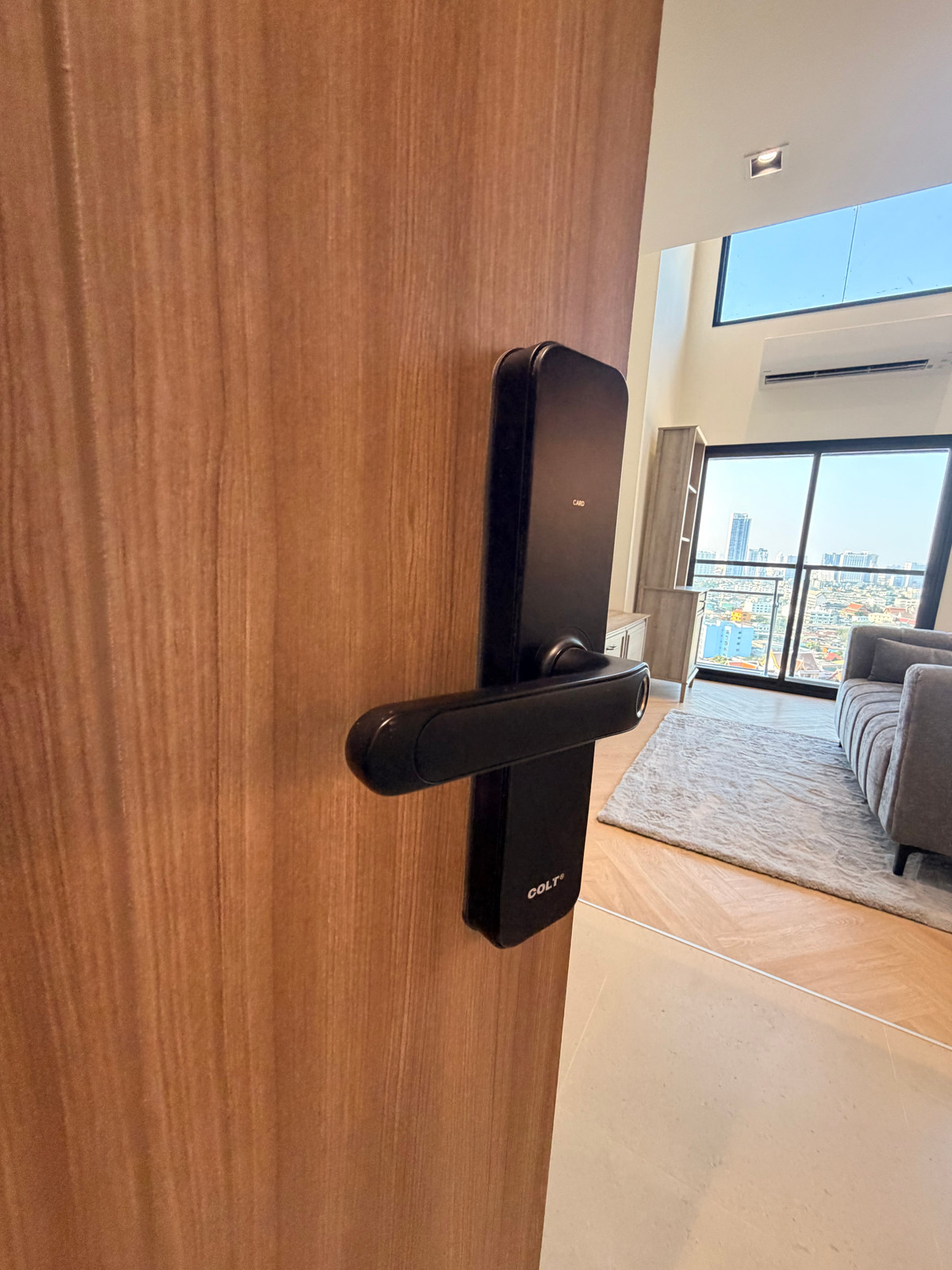 For RentCondoWongwianyai, Charoennakor : Loft Duplex room, fully furnished, ready to move in, free WiFi throughout the contract.