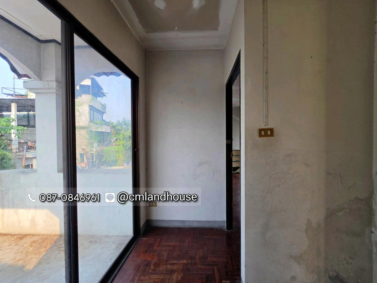 ขายบ้านเชียงใหม่ : ถูกกว่าคุ้มกว่าคอนโด! บ้านวรุณนิเวศน์ ต.แม่เหียะ อ.เมือง ใกล้แยกแม่เหียะ บิ๊กซี แม็คโคร IKEA 2 กม. ใกล้เซ็นทรัลแอร์พอร์ต 4 กม. ใกล้สนามบิน 5 กม. (ขายตามสภาพต้องปรับปรุง)