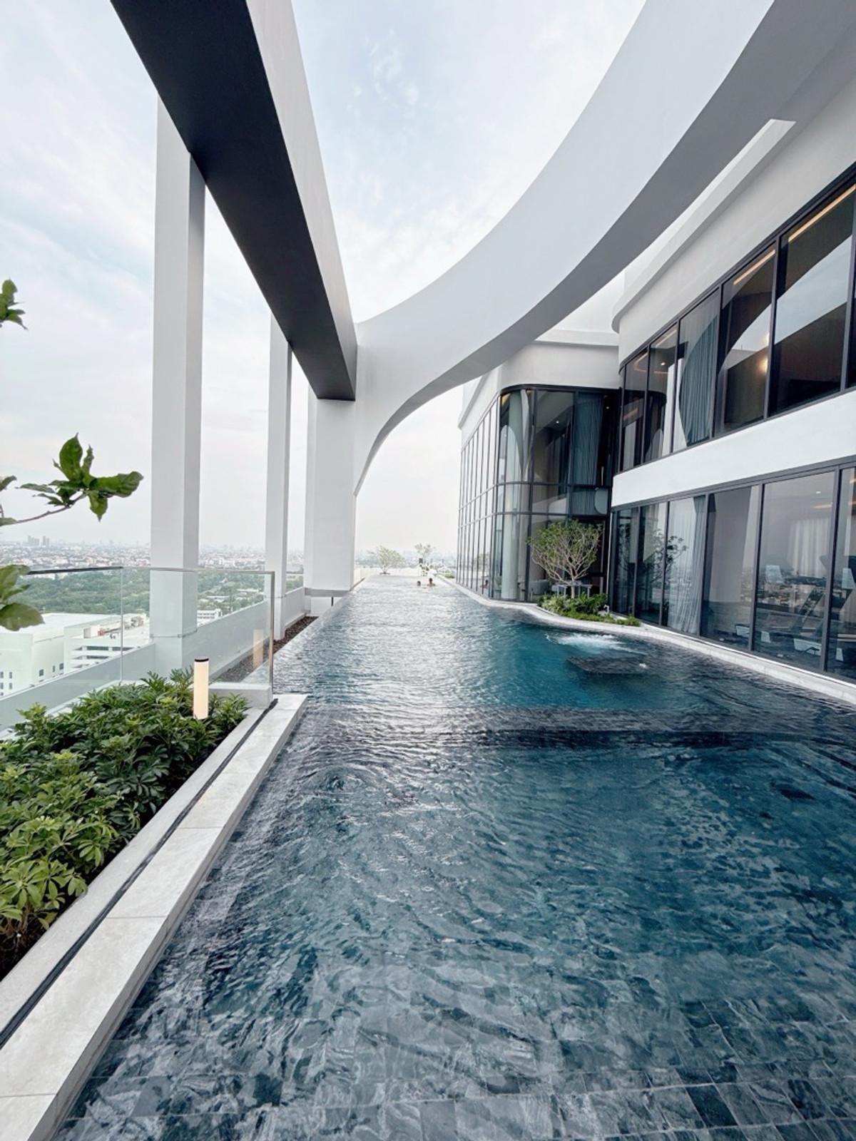 For SaleCondoKasetsart, Ratchayothin : 𝐂𝐎𝐁𝐄 Kaset Sripatum 𝐅𝐑𝐄𝐄 down payment 𝐎 baht, installments 𝟗,𝟓𝟎𝟎/month, new room from the project, best price.