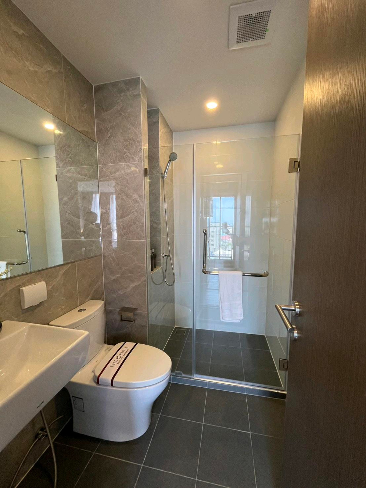 ขายคอนโดลาดพร้าว101 แฮปปี้แลนด์ : ได้ทุกอย่างในห้องนี้!  ตรงข้ามเดอะมอลล์บางกะปิ (มีห้องเดียว)