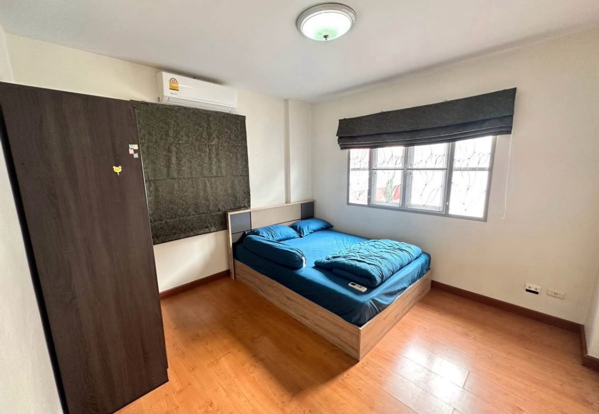 For RentHouseChaengwatana, Muangthong : 2-story detached house for rent, Chuan Chuen Khae Rai project, Nonthaburi Bypass Road 15, house in good condition, pets allowed.