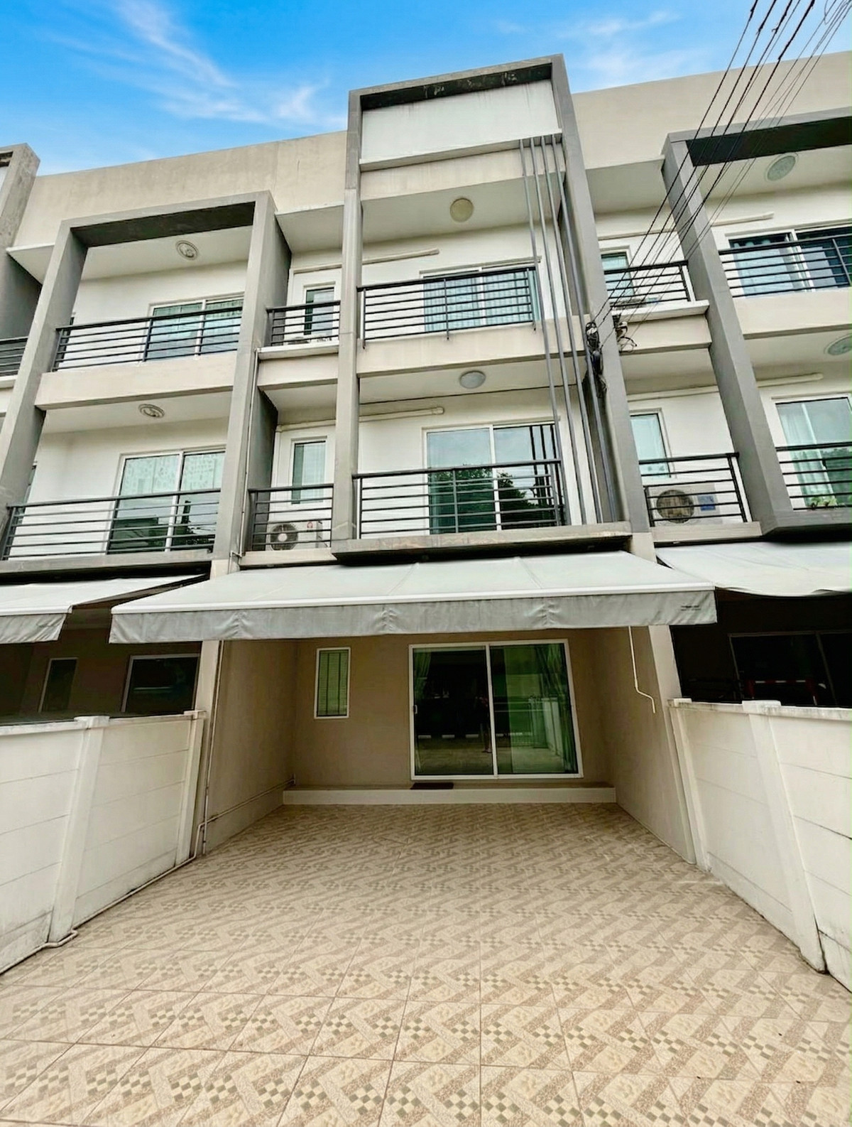 For RentTownhomeOnnut, Udomsuk : Townhome for rent, 3 floors, On Nut zone, near BTS On Nut.