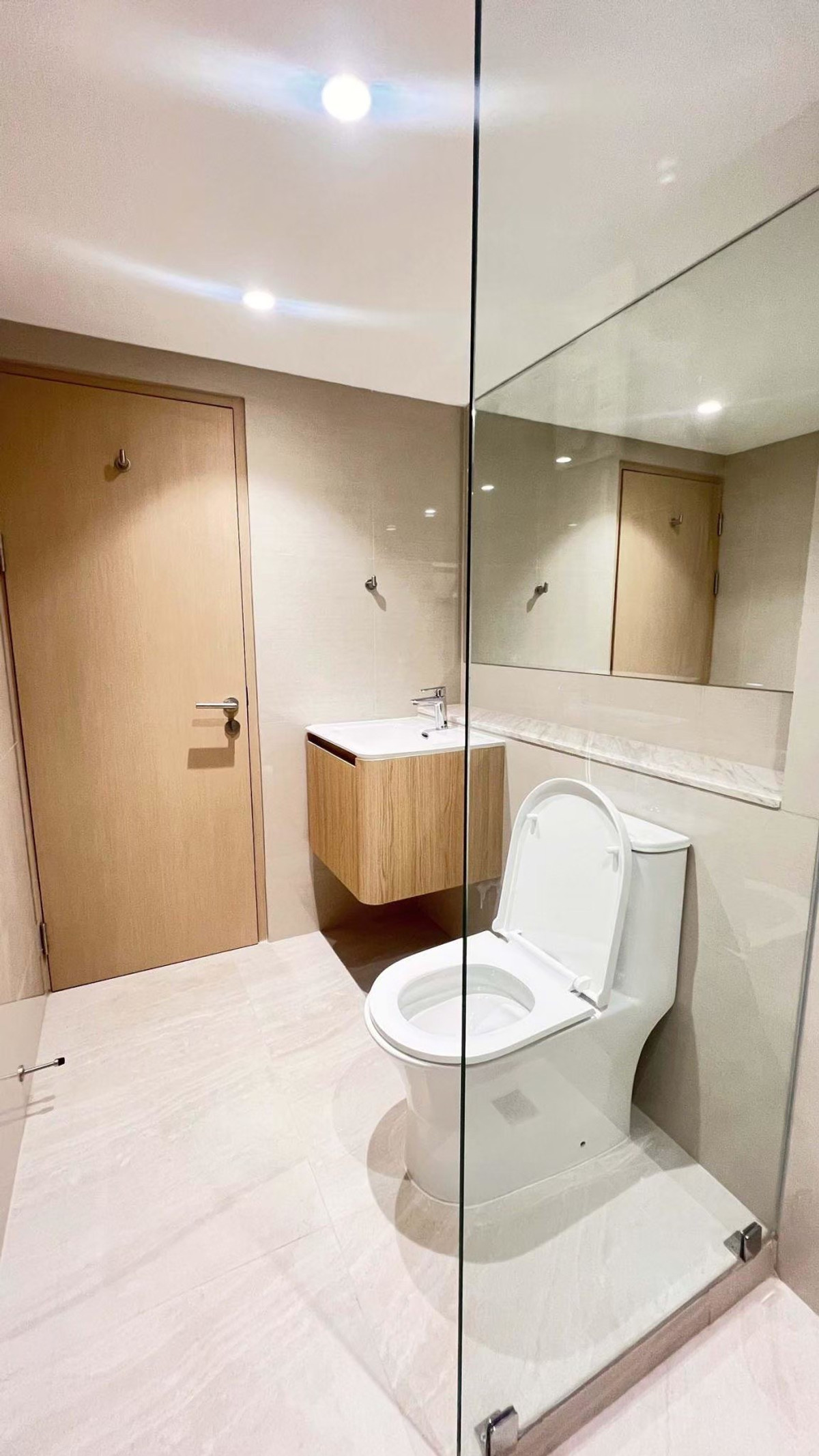 ให้เช่าคอนโดสุขุมวิท อโศก ทองหล่อ : ใช้เช่าคอนโด ทองหล่อทาวเวอร์ ชั้น16 ห้องใหม่เอี่ยมสวยมาก ทำห้องใหม่กว่า5 แสนบาท 0935596442 คุณลิตา