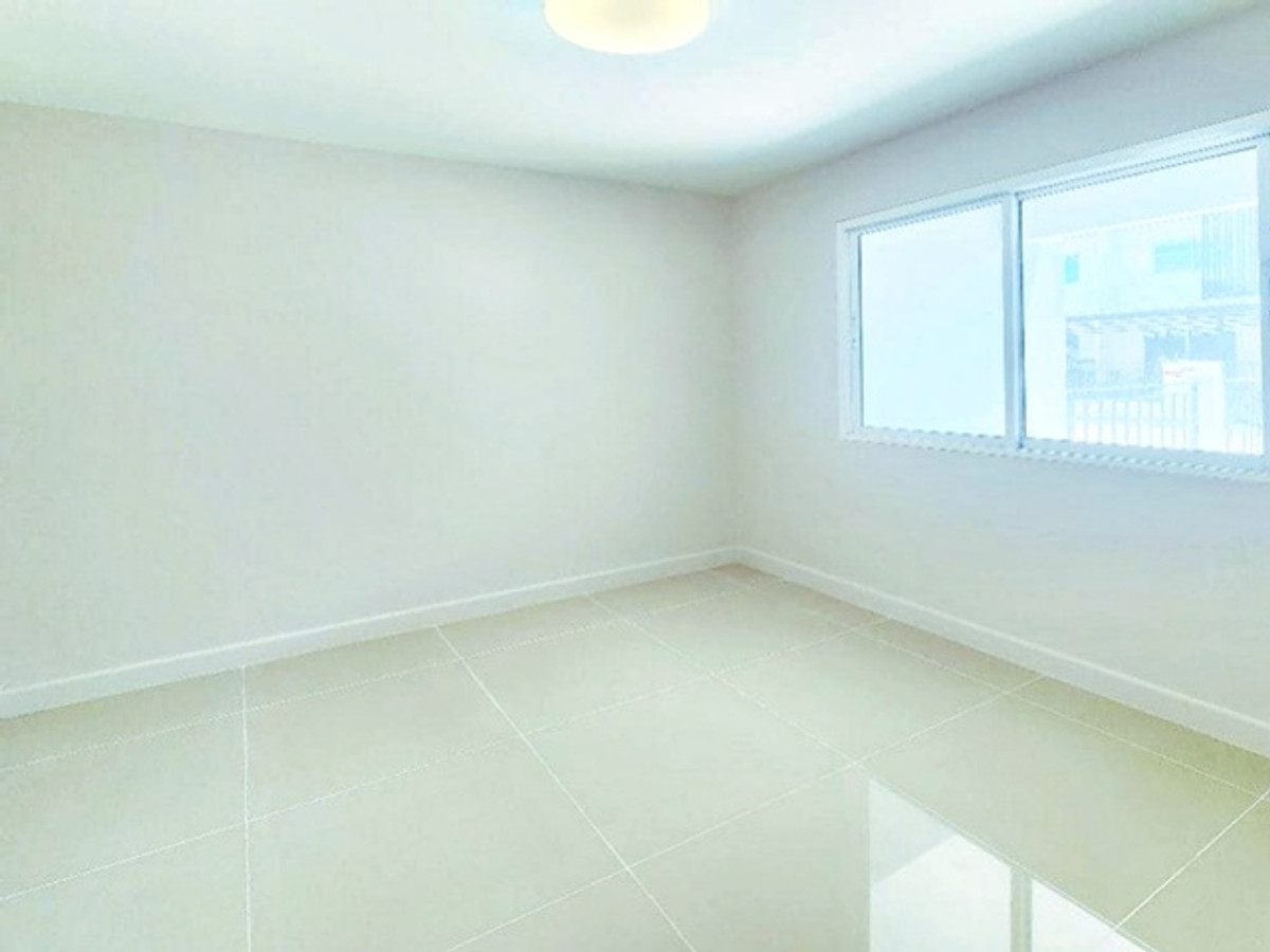 For RentTownhomeRattanathibet, Sanambinna : 4bed 2bath near Sarasas Witaed BangBua Thong School 900m.BangBuaThong LamPho Two story townhome