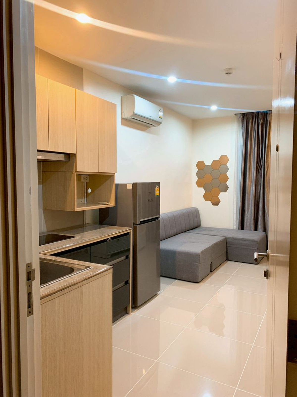 ให้เช่าคอนโดลาดพร้าว101 แฮปปี้แลนด์ : ให้เช่าและ ขายถูกคอนโด แฮปปี้ ลาดพร้าว 101 HAPPY CONDO Ladprao 101 ขนาด 40 ตรม. 1 นอน   1 น้ำ   ชั้น 2 อาคาร G  ห้องสวย พร้อมเฟอร์ ใกล้ รถไฟฟ้าสายสีเหลือง