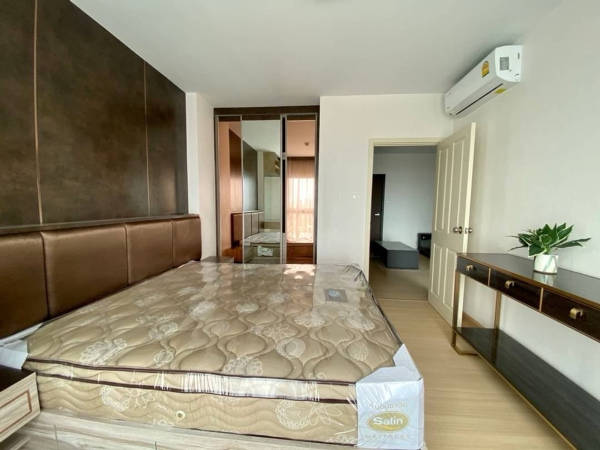 For RentCondoRama9, Petchburi, RCA : Condo for rent, Supalai Veranda Rama 9, Building A, 18th floor, Room 367, size 39 sq m.
Premium grade furniture, complete, ready to move in 
Rent 17,500 baht/month. If interested, contact 0917519869.
line: pengiphone
