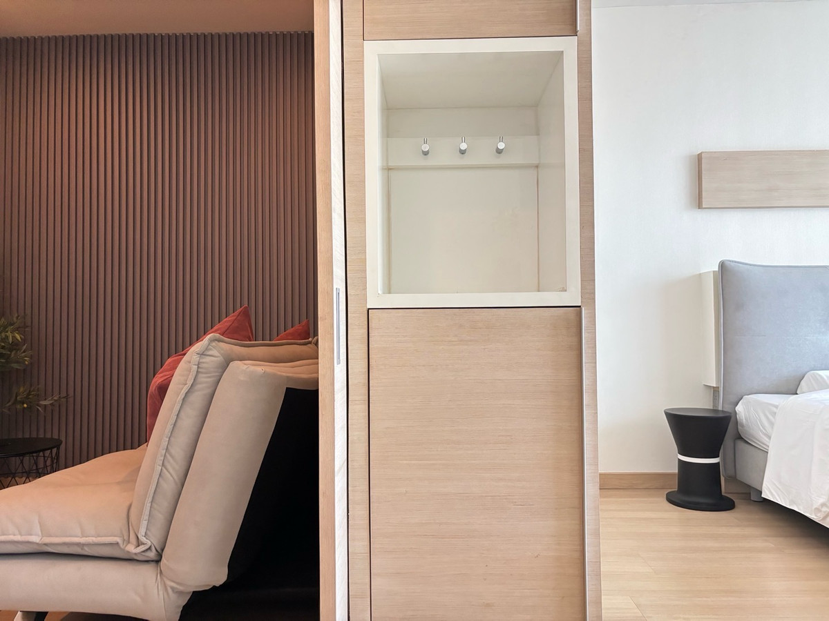 For RentCondoOnnut, Udomsuk : New Luxury Scented Room at Skywalk Residences – Only 22,000 THB/Month! ✨🏙️
รีบเลย ห้องใหม่หอมกลิ่นหรูมาก ที่ Skywalk Residences ใกล้ BTS พระโขนง เดินเพียงไม่กี่นาที 🚆