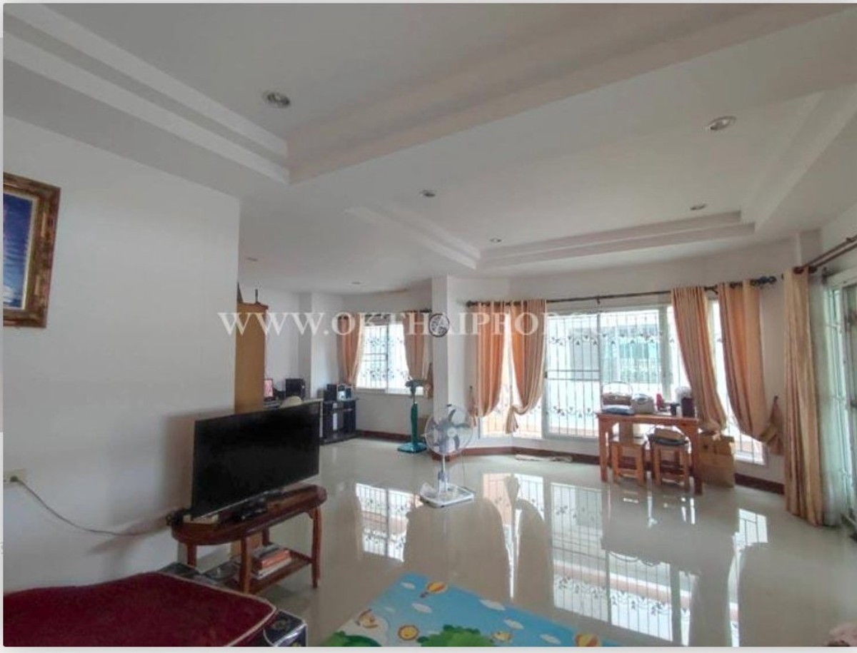 ให้เช่าบ้านลาดกระบัง สุวรรณภูมิ : ให้เช่าบ้านเดี่ยว หมู่บ้านทรัพย์เจริญ ฉลองกรุง 53 ใกล้ศูนย์กีฬาเฉลิมพระเกียรติ 72 พรรษา