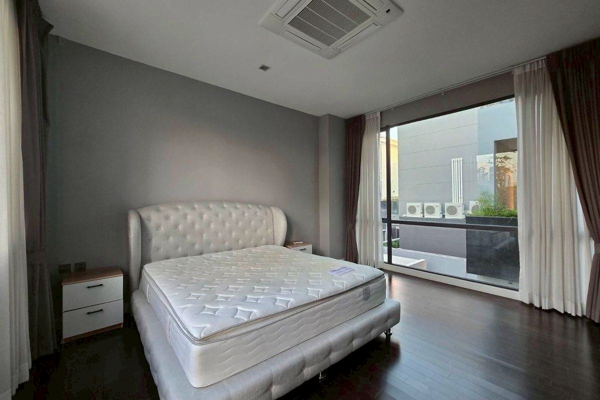 ให้เช่าบ้านพัฒนาการ ศรีนครินทร์ : ให้เช่าวิลล่าหรูโครงการใหม่ The Gentry พัฒนาการ 2 ใกล้ทองหล่อ (N.2062)