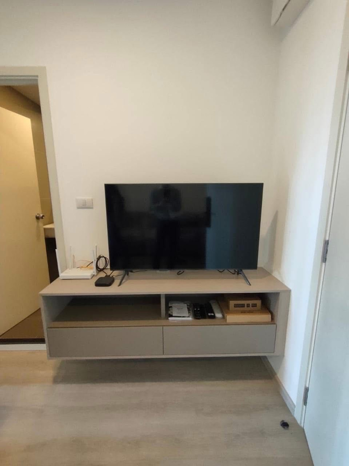 ให้เช่าคอนโดท่าพระ ตลาดพลู วุฒากาศ :  ⭐️ Elio Sathorn - Wutthakat ⭐️ 1 ห้องนอน ขนาด 33 ตรม. มีเฟอร์นิเจอร์ครบครัน