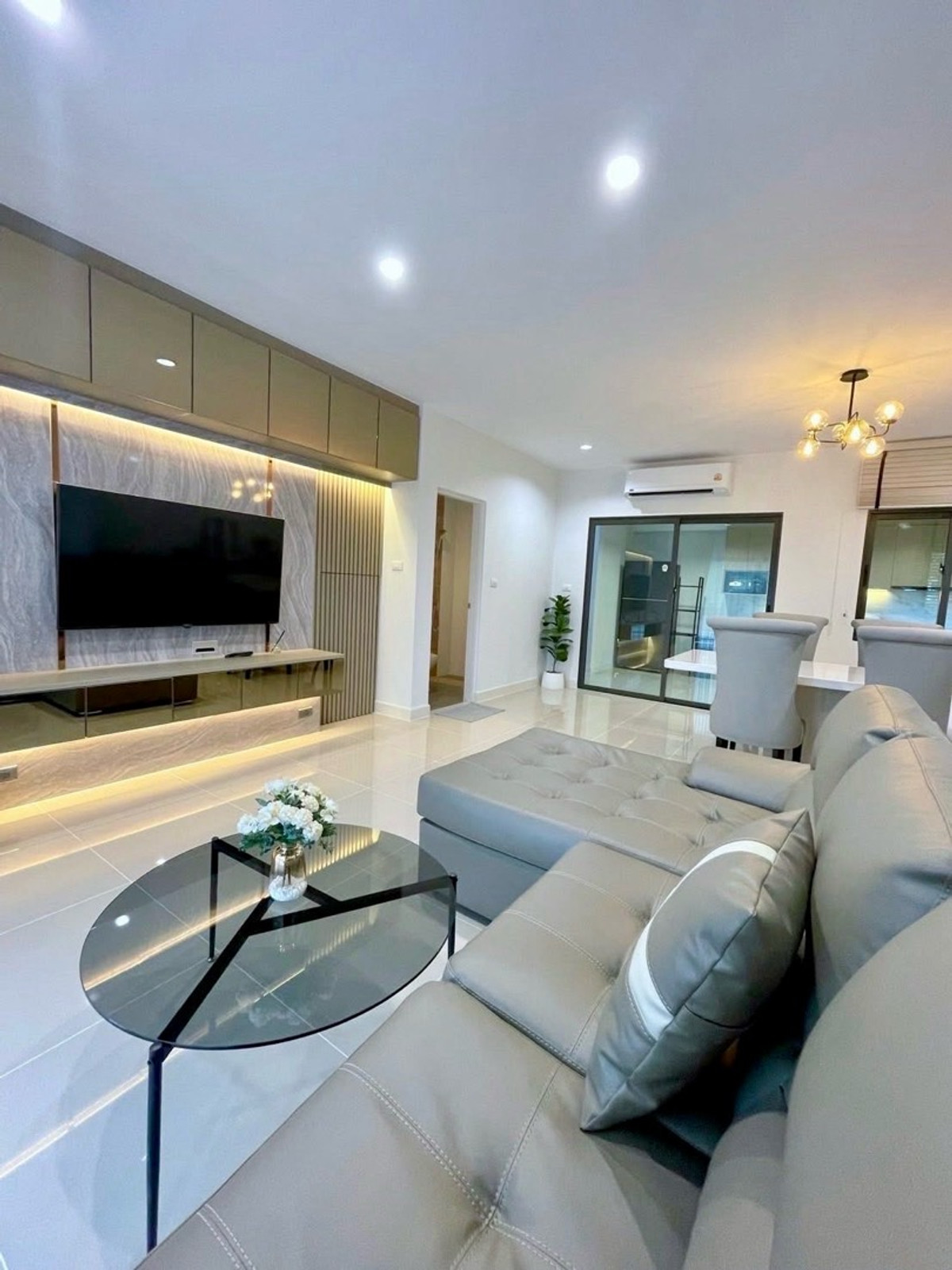 ให้เช่าทาวน์โฮมบางนา แบริ่ง ลาซาล : 🌟ให้เช่า: ทาวน์โฮมใหม่ พลีโน่ สุขุมวิท-บางนา 3 ทาวน์โฮม 2 ชั้น 3 ห้องนอน 3 ห้องน้ำ. วิวสวน💥ค่าเช่า: 60,000 บาท/เดือน