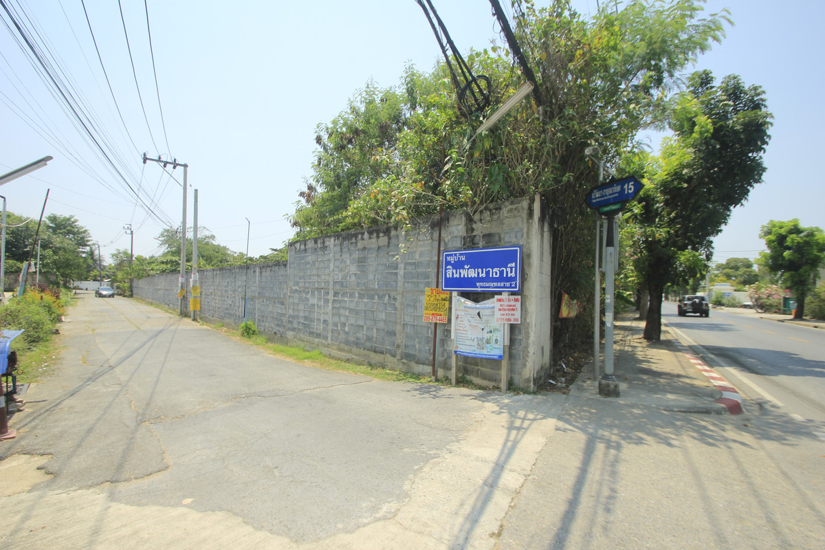 ขายที่ดินปิ่นเกล้า จรัญสนิทวงศ์ : ที่ดินพุทธมณฑลสาย2 ทวีวัฒนา-กาญจนาภิเษก15 ใกล้พระเทพตัดใหม่ หมู่บ้านสินพัฒนาธานี ที่ดินสร้างบ้านถมแล้ว แปลงมุมสวย 100วา เดินทางสะดวกได้หลายเส้นทาง  