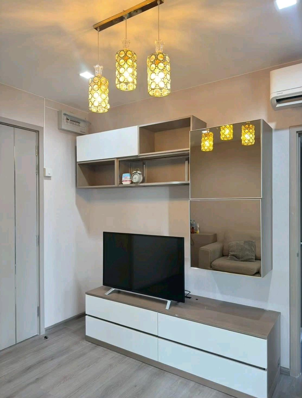 ให้เช่าคอนโดรัตนาธิเบศร์ สนามบินน้ำ พระนั่งเกล้า : ให้เช่า Politan rive ชั้น 35 ขนาด 31 ตร.ม ตกแต่งสวย วิวแม่น้ำ เฟอร์ครบพร้อมอยู่