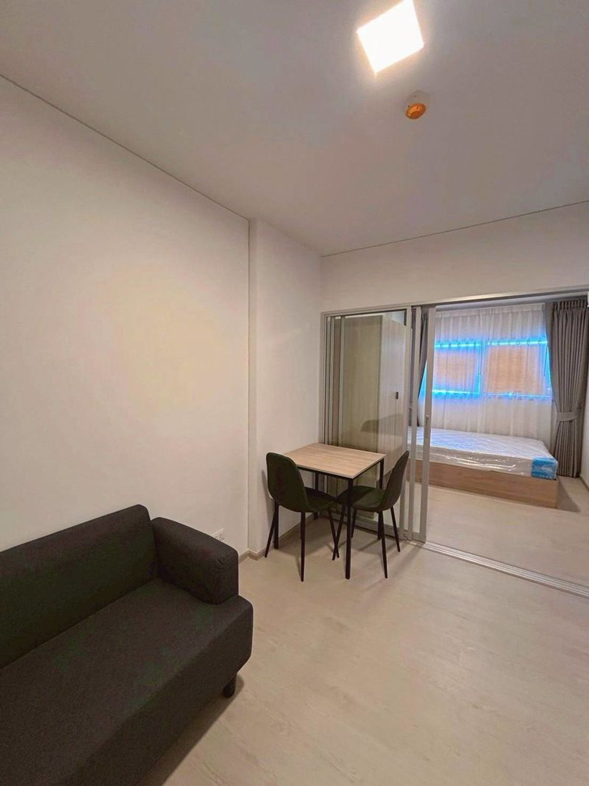 ให้เช่าคอนโดวิภาวดี ดอนเมือง หลักสี่ : ให้เช่า คอนโด Plum Condo แจ้งวัฒนะ-ดอนเมือง ขนาด 26 ตารางเมตร ห้องตกแต่งครบ พร้อมเข้าอยู่ แขวงทุ่งสองห้อง เขตหลักสี่ กรุงเทพมหานคร