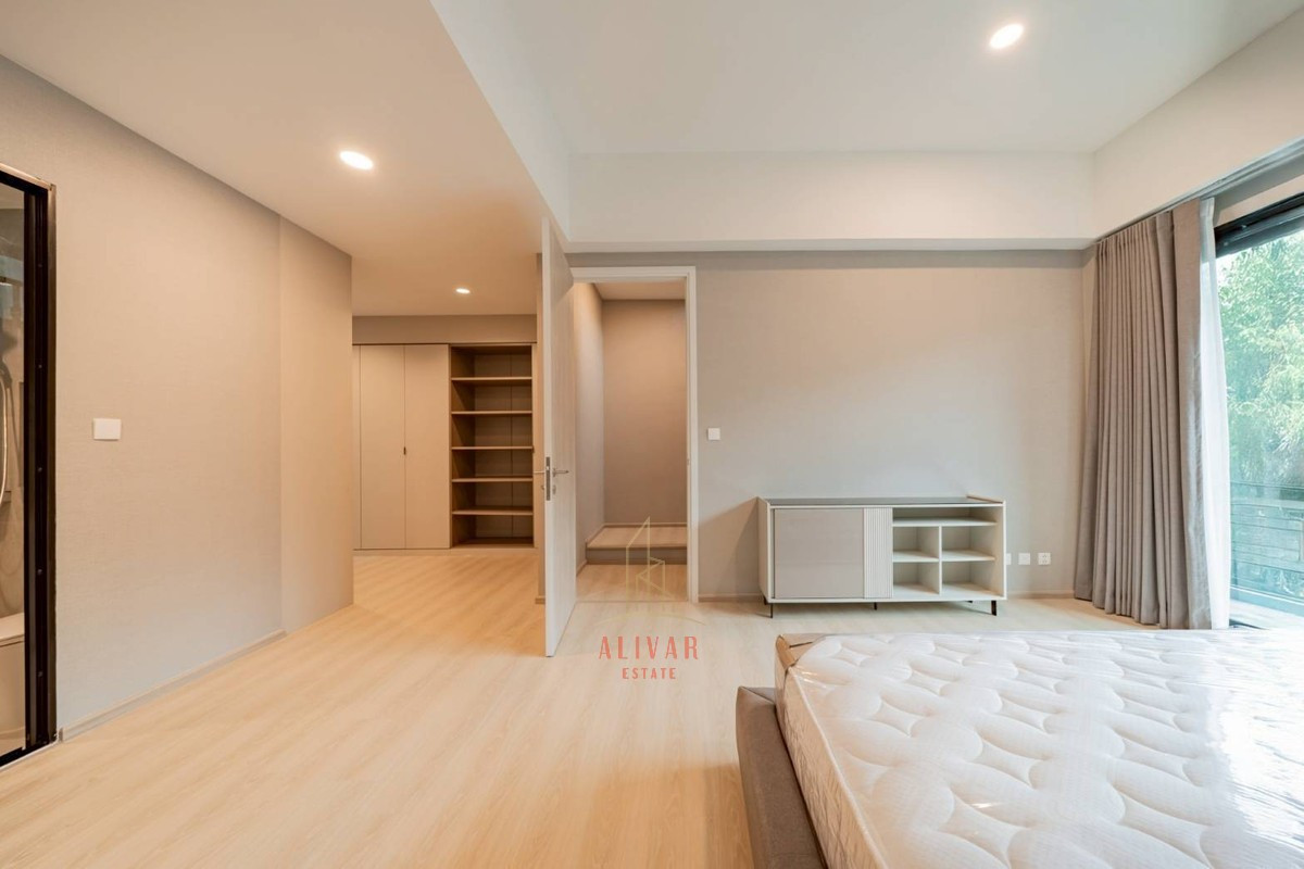 For RentTownhomePattanakan, Srinakarin : RH034026 For rent, new townhome, 3 floors, corner plot at Nirvana DEFINE Krungthep Kreetha, near MRT Sri Kritha Station.