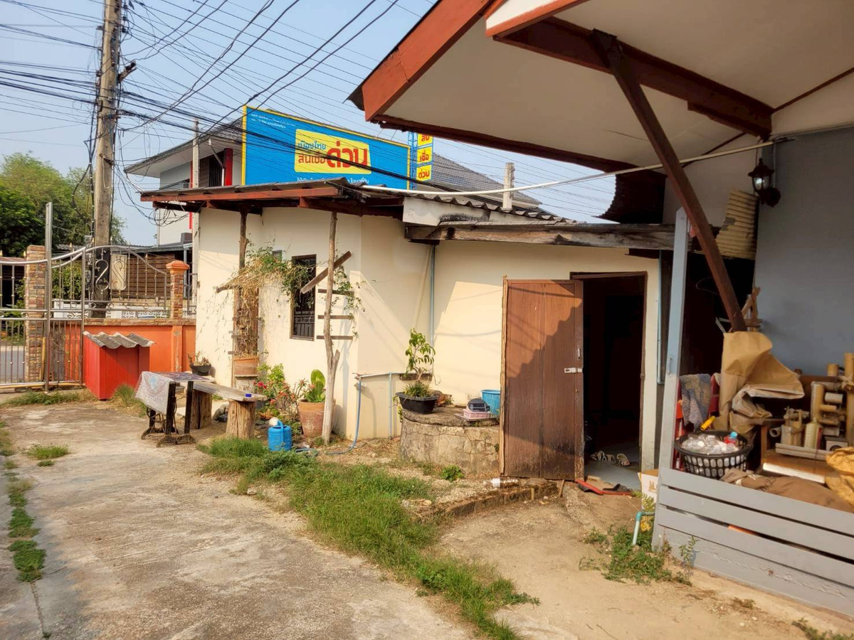 For SaleHousePhayao : House for sale with land, Chiang Kham District, Phayao, wide area with warehouse on an area of ​​278 sq m, suitable for doing business / commercial building.