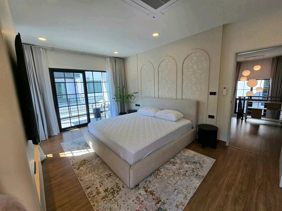 ให้เช่าบ้านบางนา แบริ่ง ลาซาล : ปล่อยเช่า บ้านเซนโทร บางนา แปลงที่ดินเยอะ ตกแต่งจัดเต็ม 