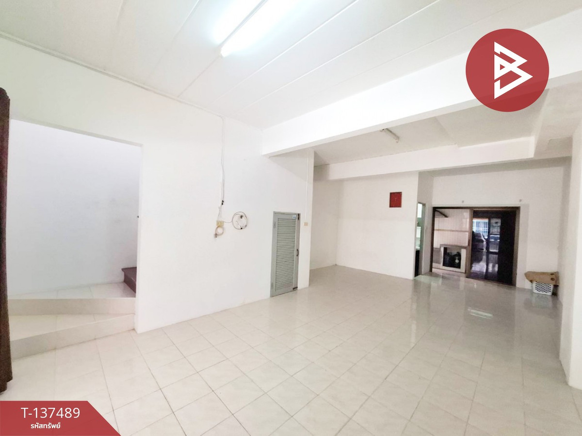 ขายทาวน์โฮมพัทยา บางแสน ชลบุรี สัตหีบ : ขายทาวน์เฮ้าส์ หมู่บ้านแฟมิลี่ซิตี้ ชลบุรี (Family City)