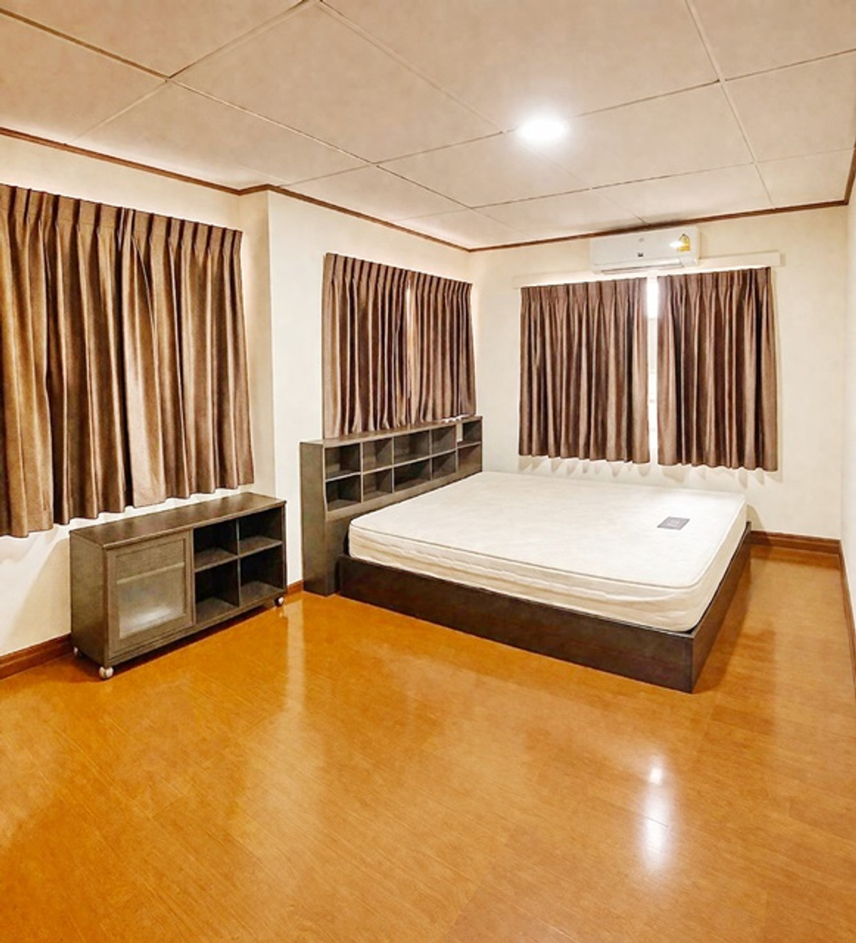 ให้เช่าบ้านรัชดา ห้วยขวาง : ฟอร์จูนทาวน์ 500 ม. 4นอน 2น้ำ ใกล้ MRT พระราม 9 700ม. เซ็นทรัล พระราม 9 ทำเลรัชดา1-5