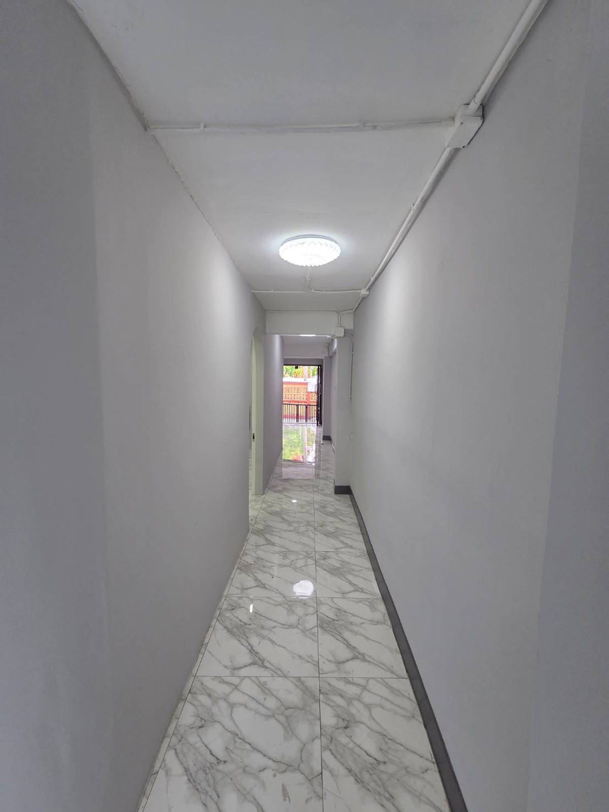 ให้เช่าอาคารพาณิชย์ปิ่นเกล้า จรัญสนิทวงศ์ : ให้เช่าอาคารพาณิชย์ ใกล้ BTS ท่าพระ เพียง 1 นาที