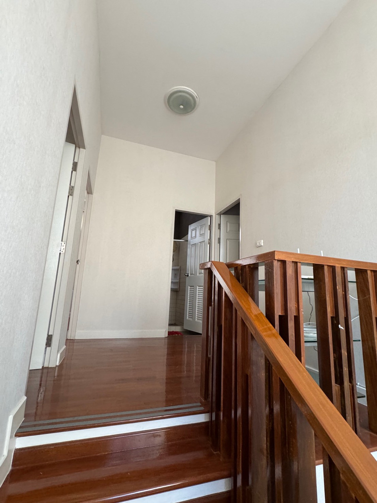 ให้เช่าบ้านเกษตร นวมินทร์ ลาดปลาเค้า : ให้เช่าบ้านเดี่ยว รสาสแปนิช คอร์ดยาร์ด เกษตร-นวมินทร์ บ้านรีโนเวทใหม่ พร้อมเข้าอยู่ (N.2057)